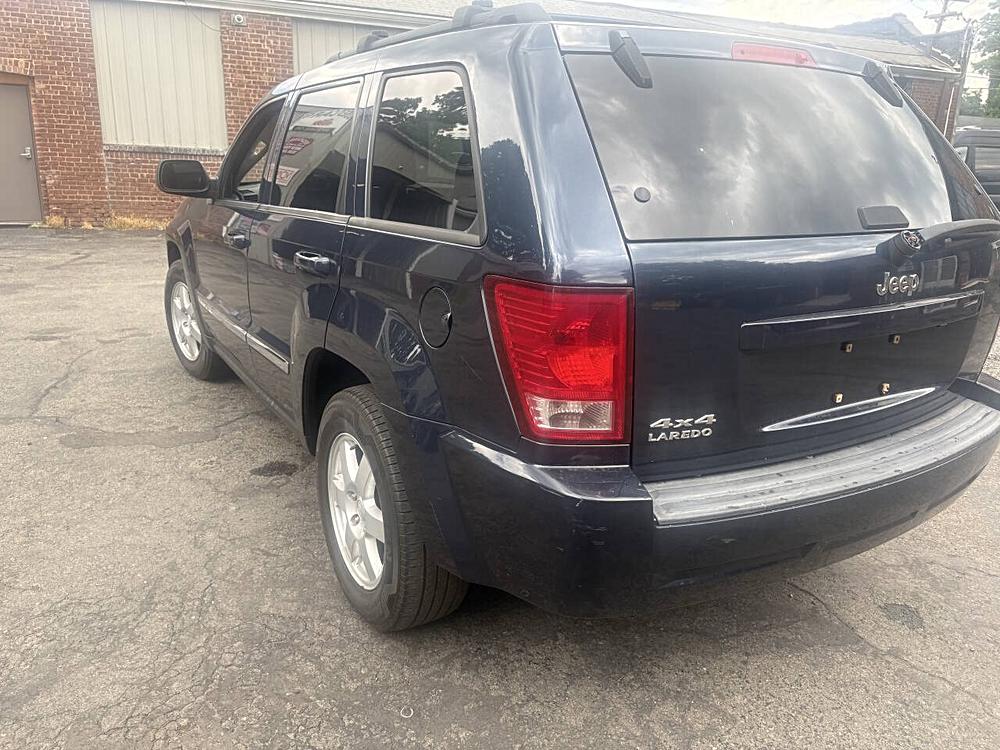 2010 Jeep Grand Cherokee Laredo 4WD's photo