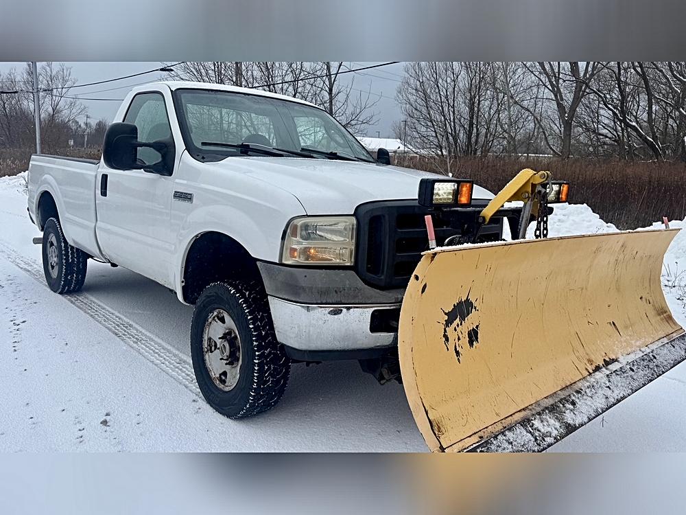 2005 Ford F-250 Super Duty XL's photo