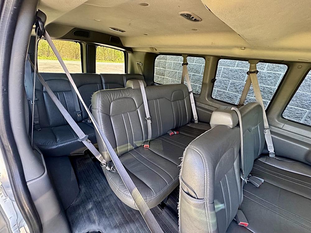 2014 Chevrolet Express Passenger LS - Photo 13