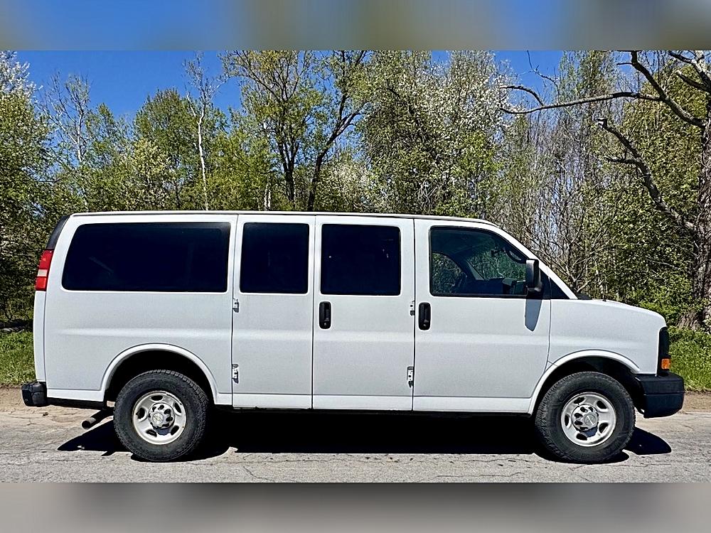 2014 Chevrolet Express Passenger LS - Photo 6