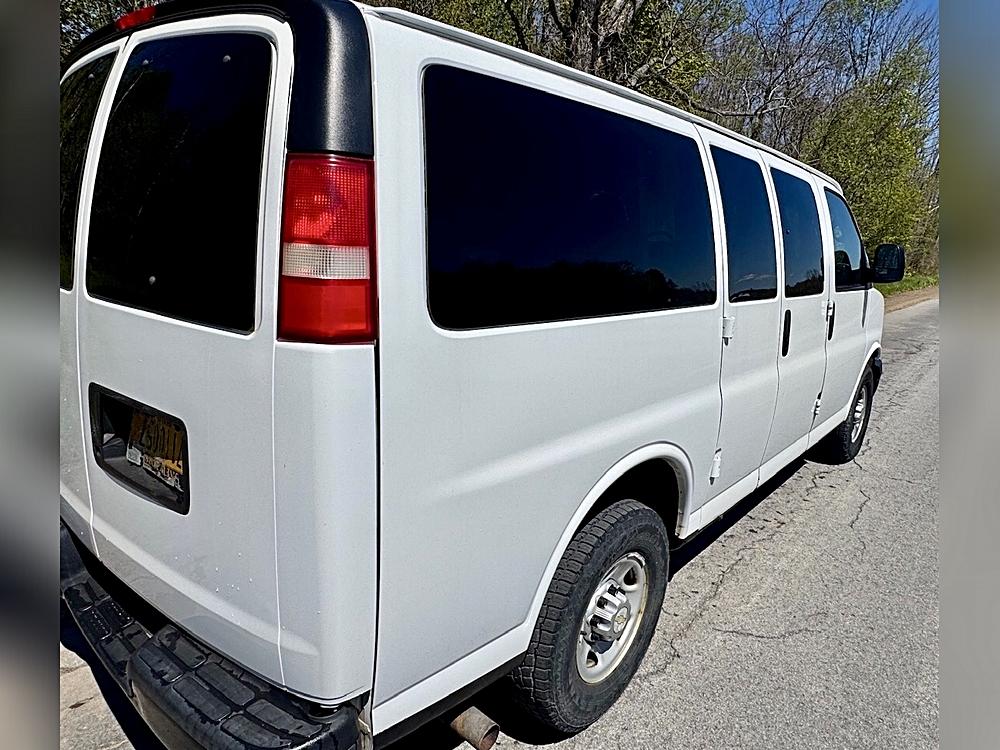 2014 Chevrolet Express Passenger LS - Photo 7
