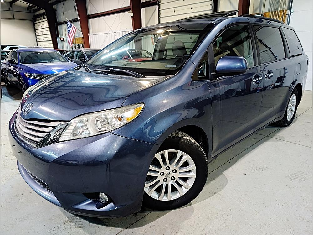 2017 Toyota Sienna XLE