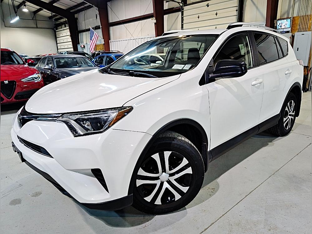2017 Toyota RAV4 LE AWD's photo