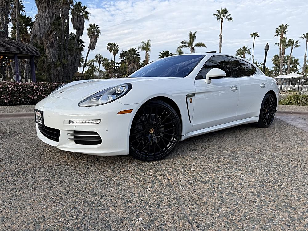 2016 Porsche Panamera Base