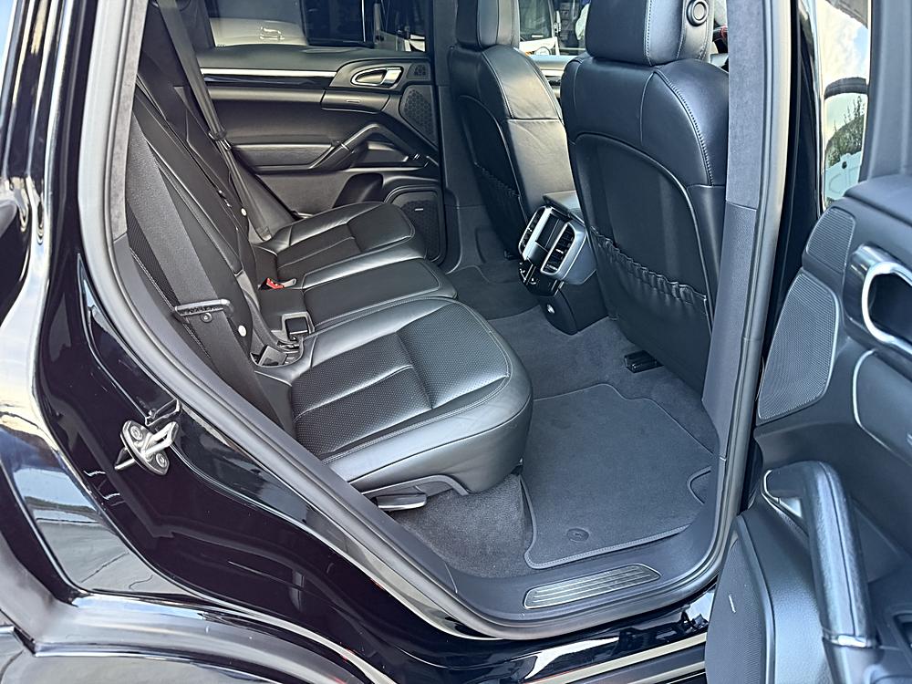 2013 Porsche Cayenne GTS - Photo 16