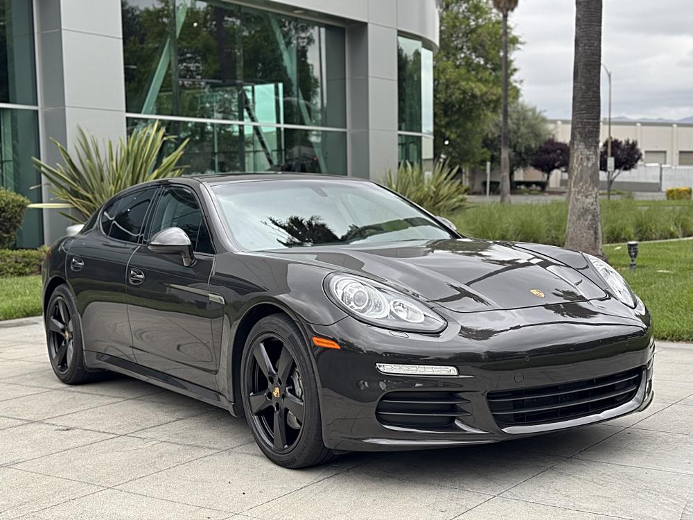 2016 Porsche Panamera Base