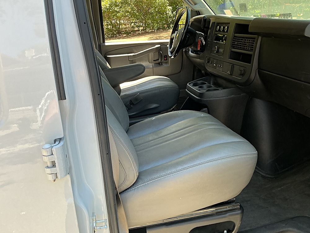 2023 Chevrolet Express Cargo Work Van - Photo 23