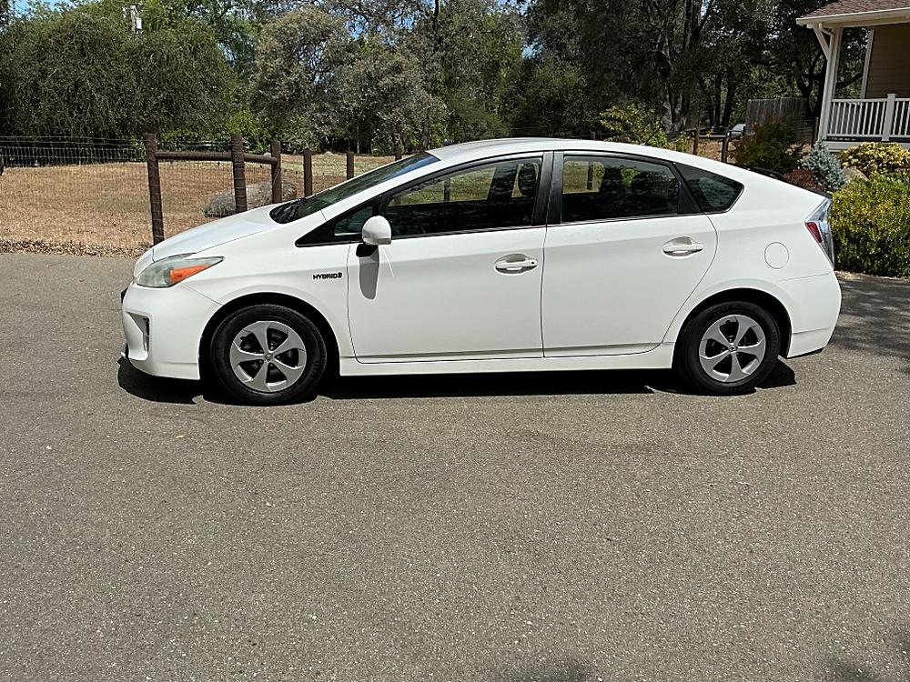 2015 Toyota Prius Four's photo
