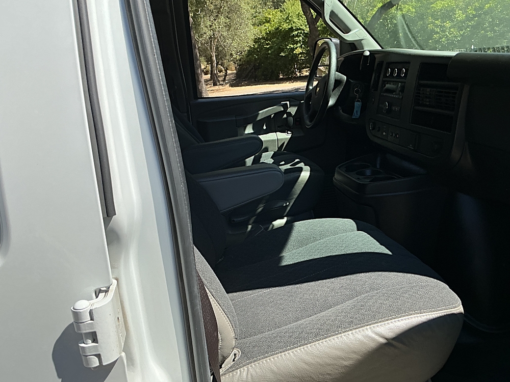 2023 Chevrolet Express Cargo Work Van - Photo 32