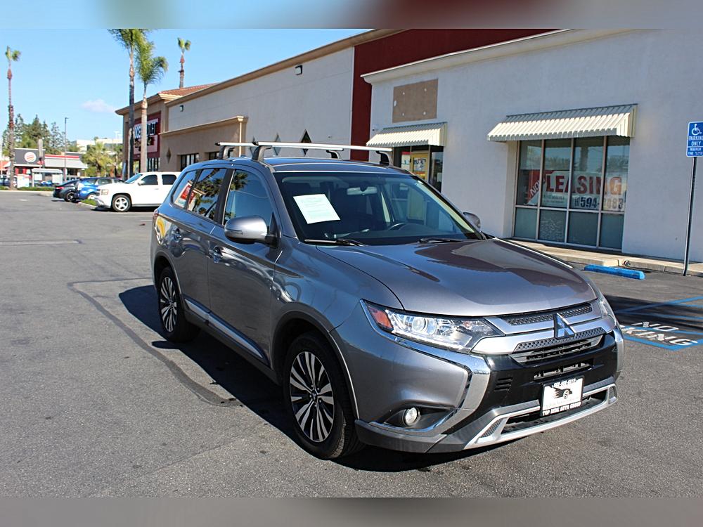 2019 Mitsubishi Outlander SE's photo