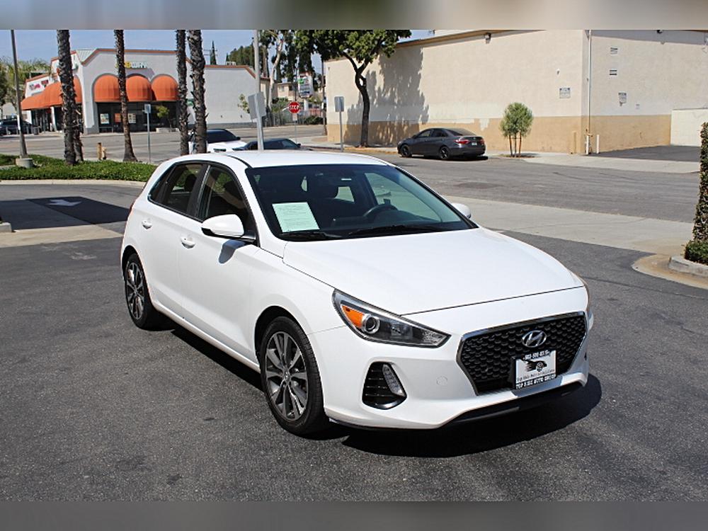 2019 Hyundai Elantra GT GT Auto's photo
