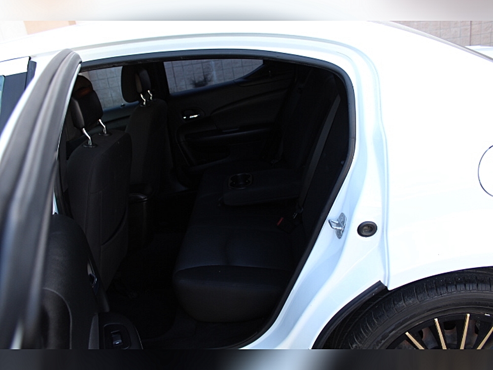 2014 Dodge Avenger SE - Photo 12