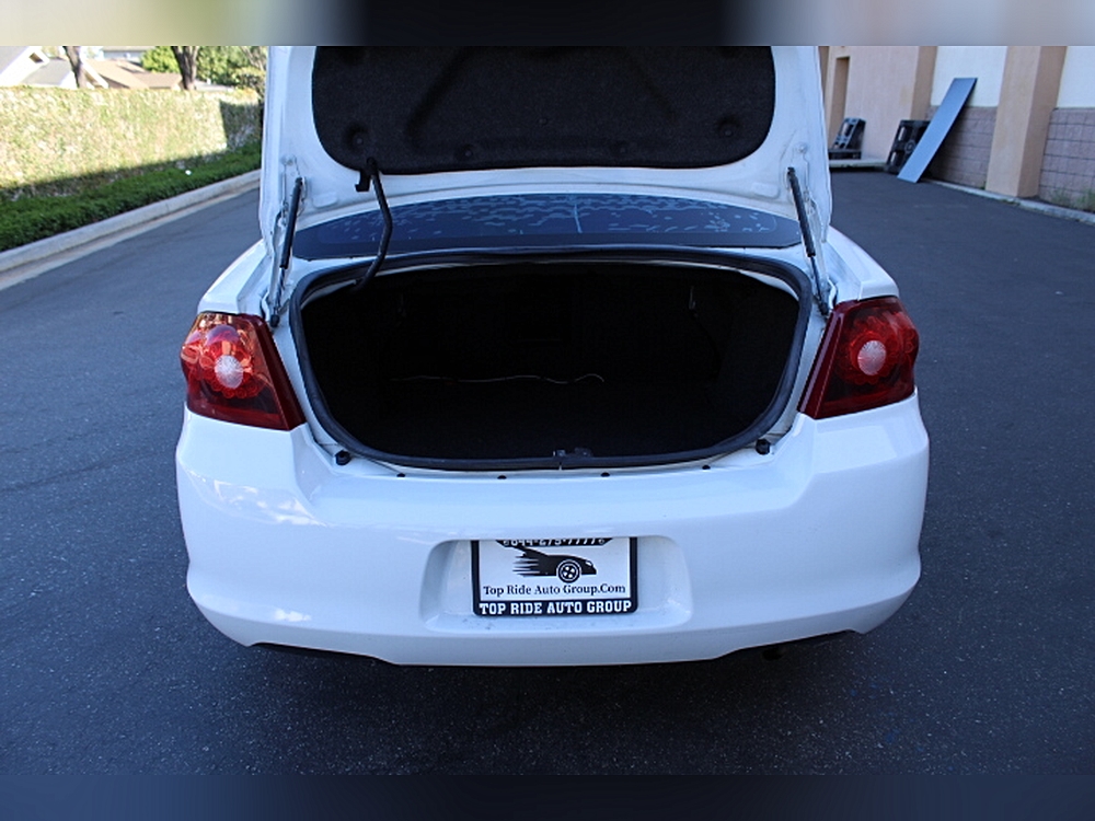 2014 Dodge Avenger SE - Photo 24