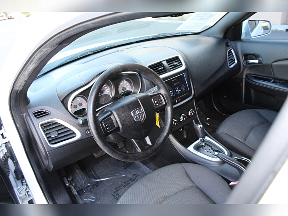 2014 Dodge Avenger SE - Photo 11