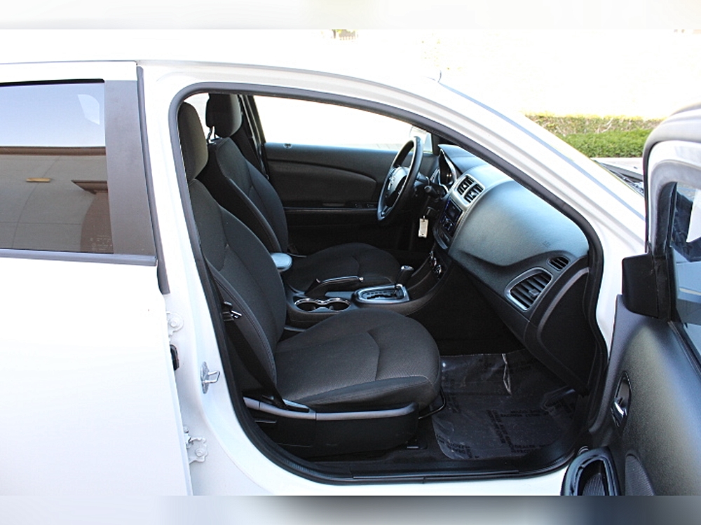 2014 Dodge Avenger SE - Photo 13