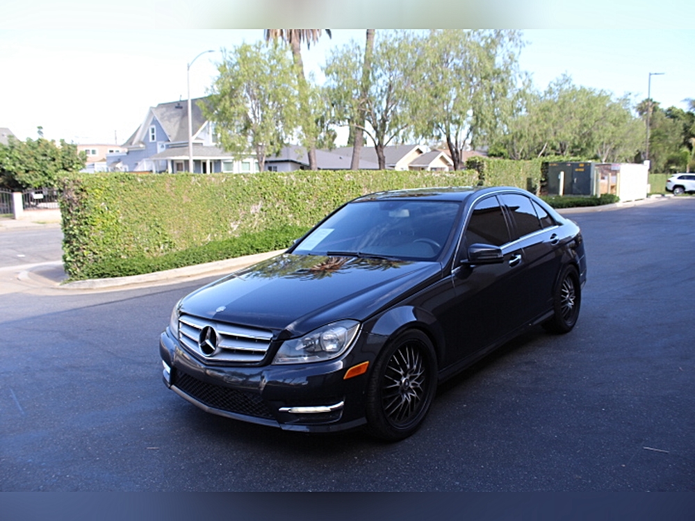 2012 Mercedes-Benz C-Class C250 Luxury thumbnail 3