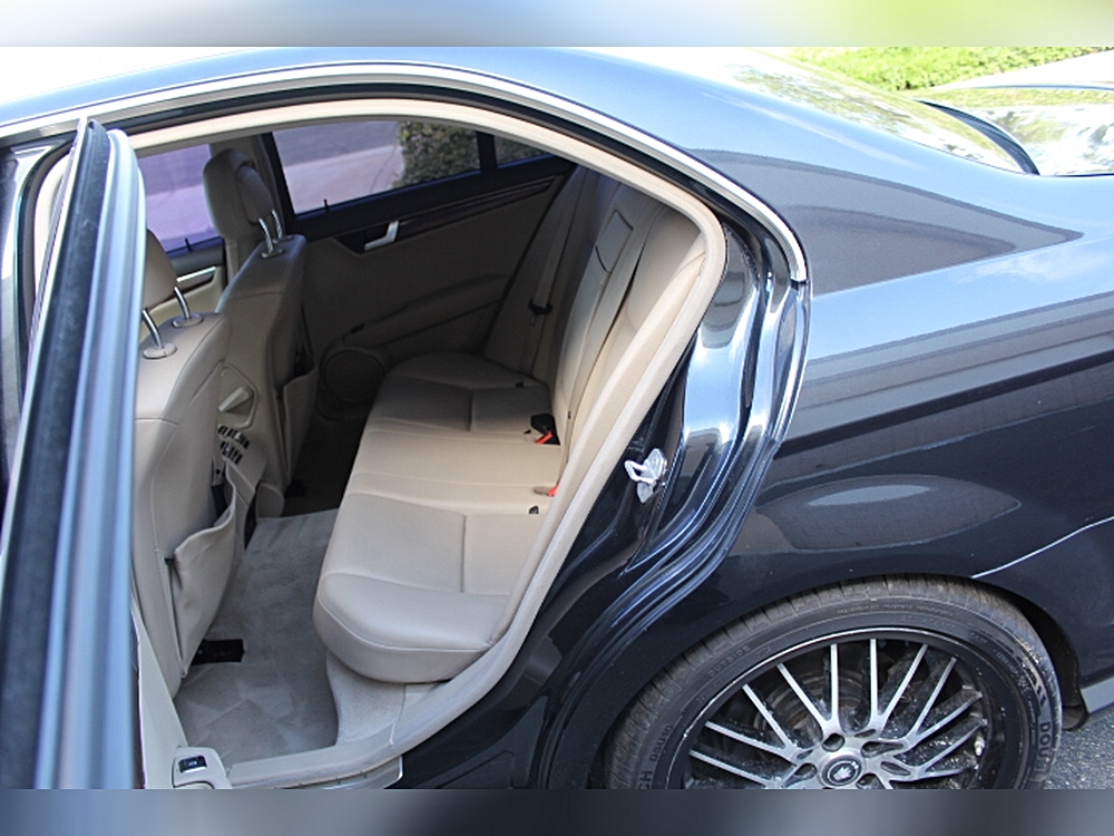 2012 Mercedes-Benz C-Class C250 Luxury thumbnail 12