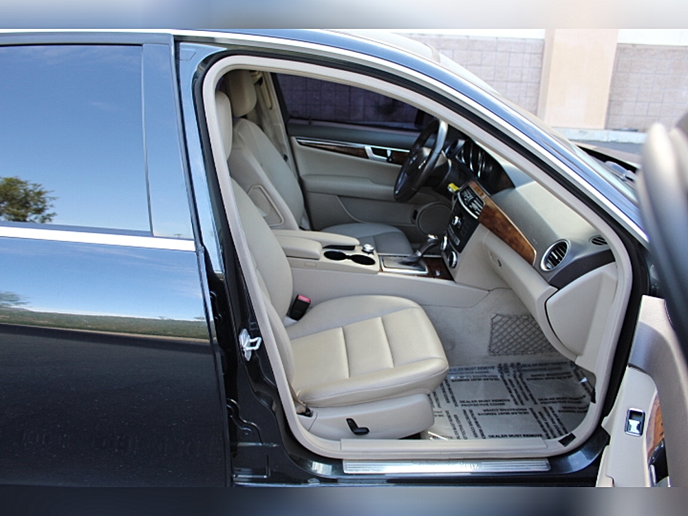 2012 Mercedes-Benz C-Class C250 Luxury thumbnail 13