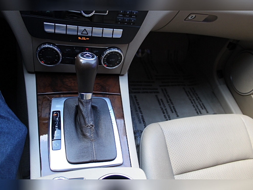 2012 Mercedes-Benz C-Class C250 Luxury thumbnail 22