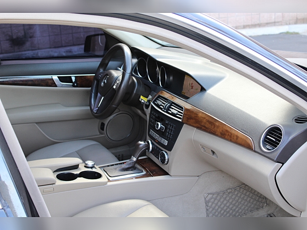 2012 Mercedes-Benz C-Class C250 Luxury thumbnail 14
