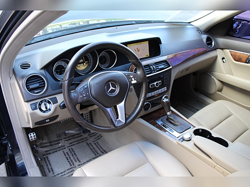 2012 Mercedes-Benz C-Class C250 Luxury thumbnail 11