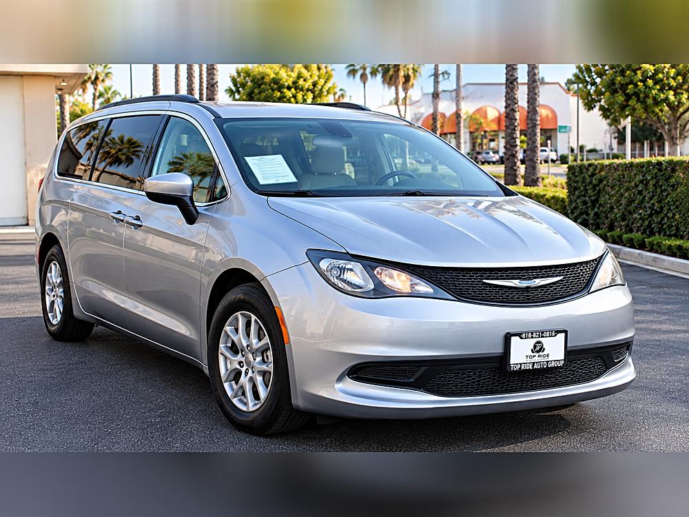2021 Chrysler Voyager