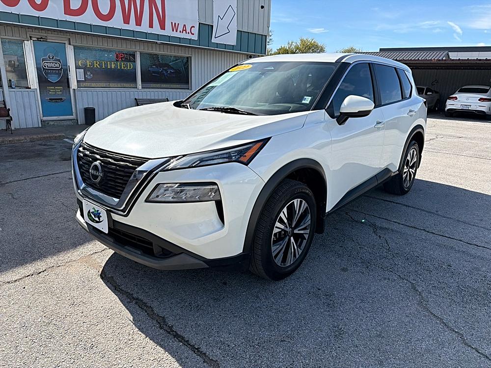 2022 Nissan Rogue SV's photo