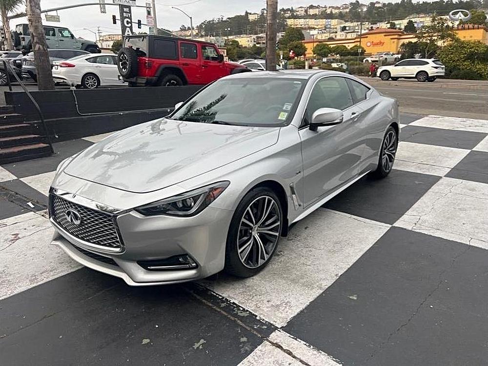 2018 INFINITI Q60 Coupe LUXE
