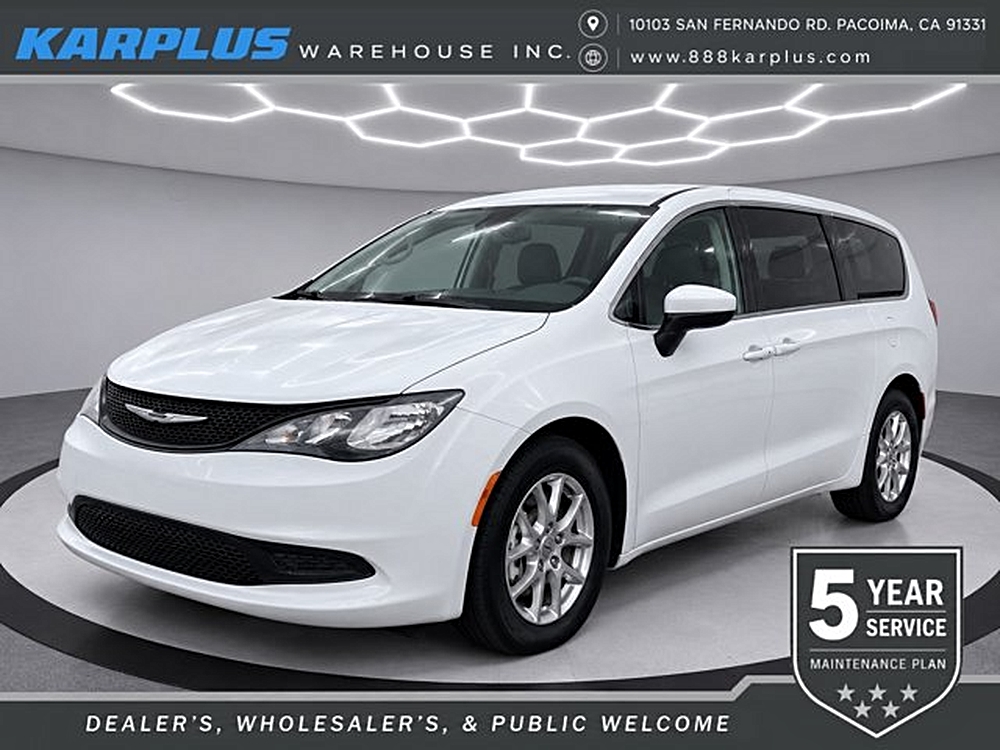 2023 Chrysler Voyager