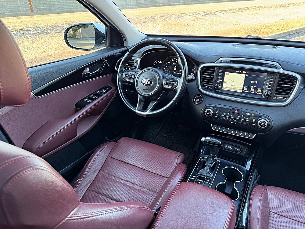 2017 Kia Sorento SX - Photo 15