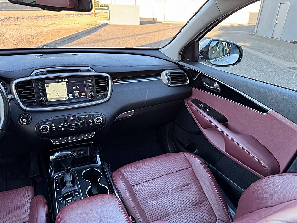 2017 Kia Sorento SX - Photo 16