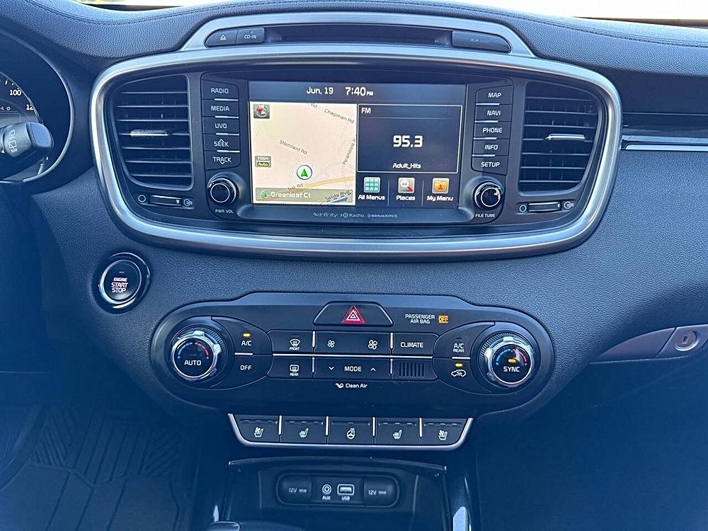 2017 Kia Sorento SX - Photo 19