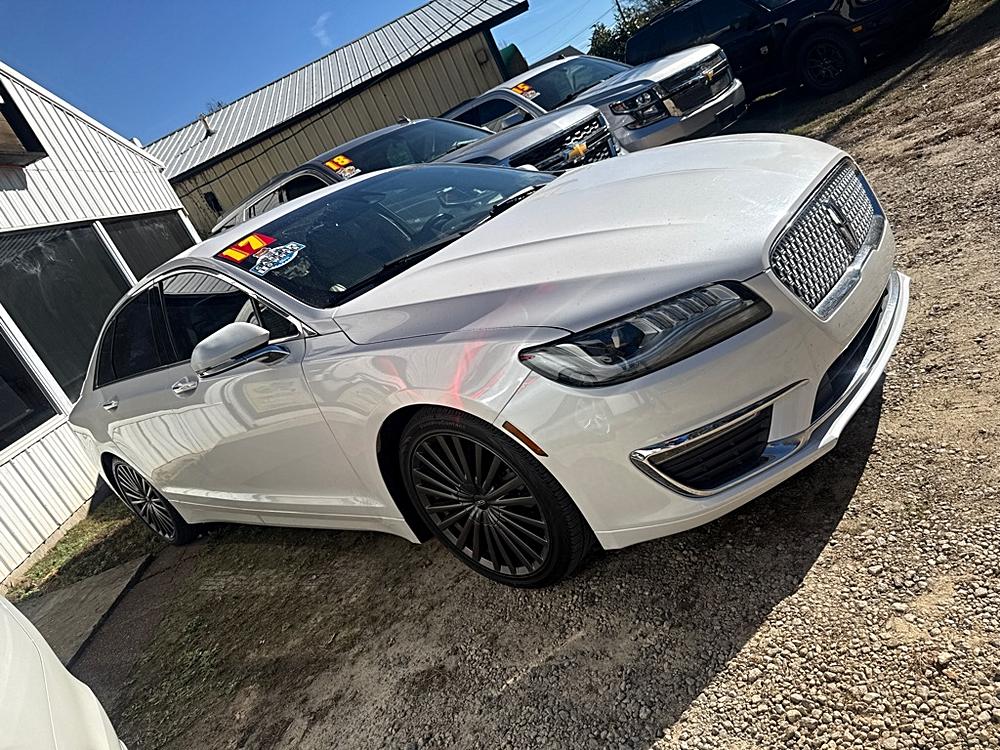 2017 Lincoln MKZ Reserve's photo