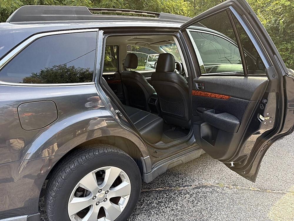 2011 Subaru Outback I Limited - Photo 6