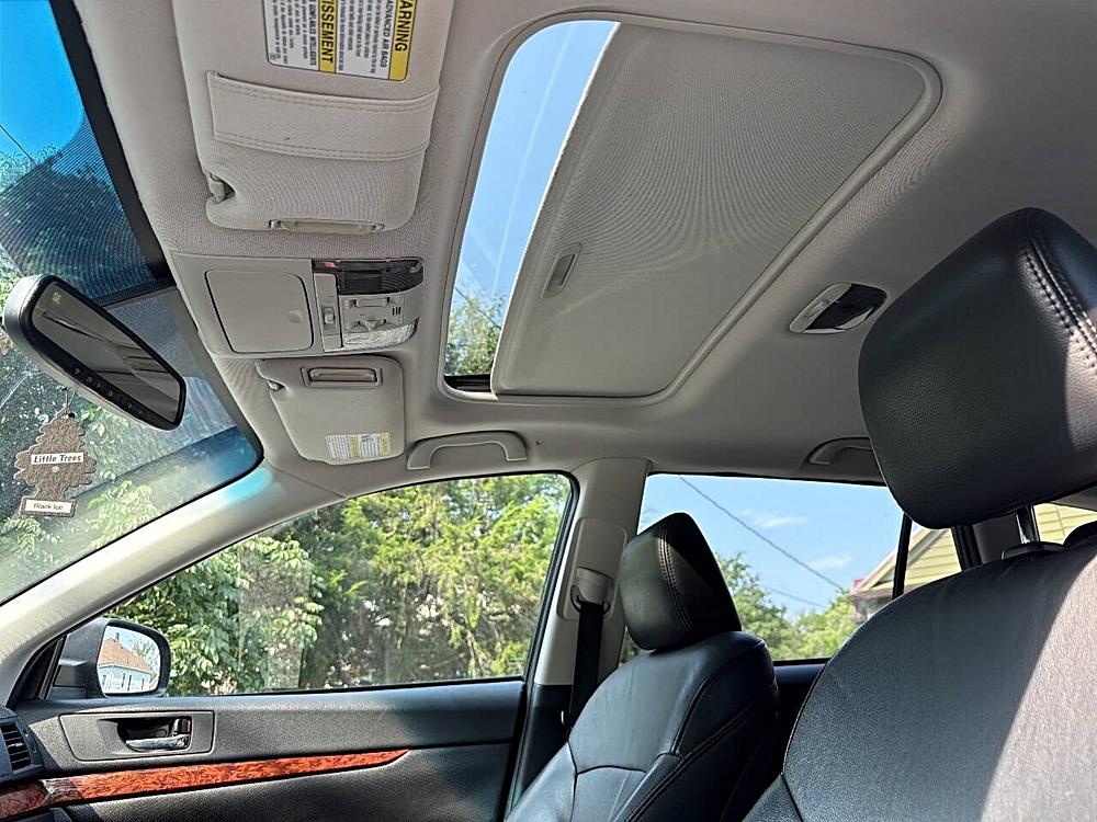 2011 Subaru Outback I Limited - Photo 8