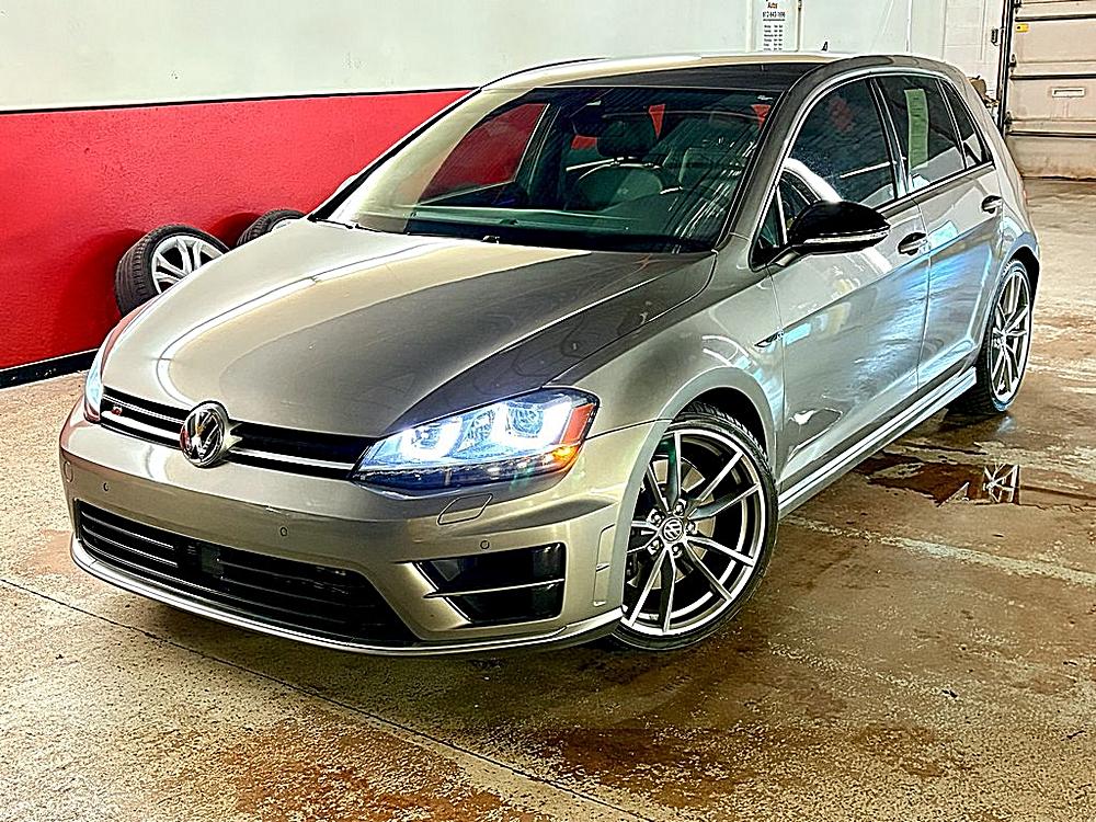 2017 Volkswagen Golf R R's photo