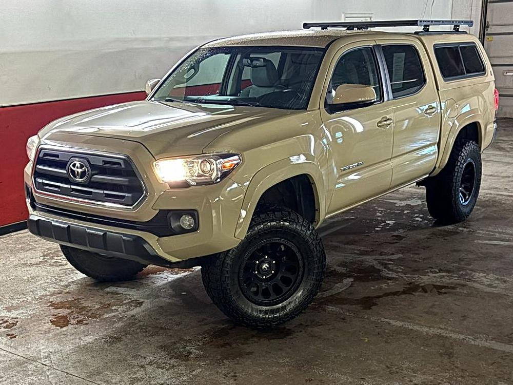 2017 Toyota Tacoma SR5 4WD photo