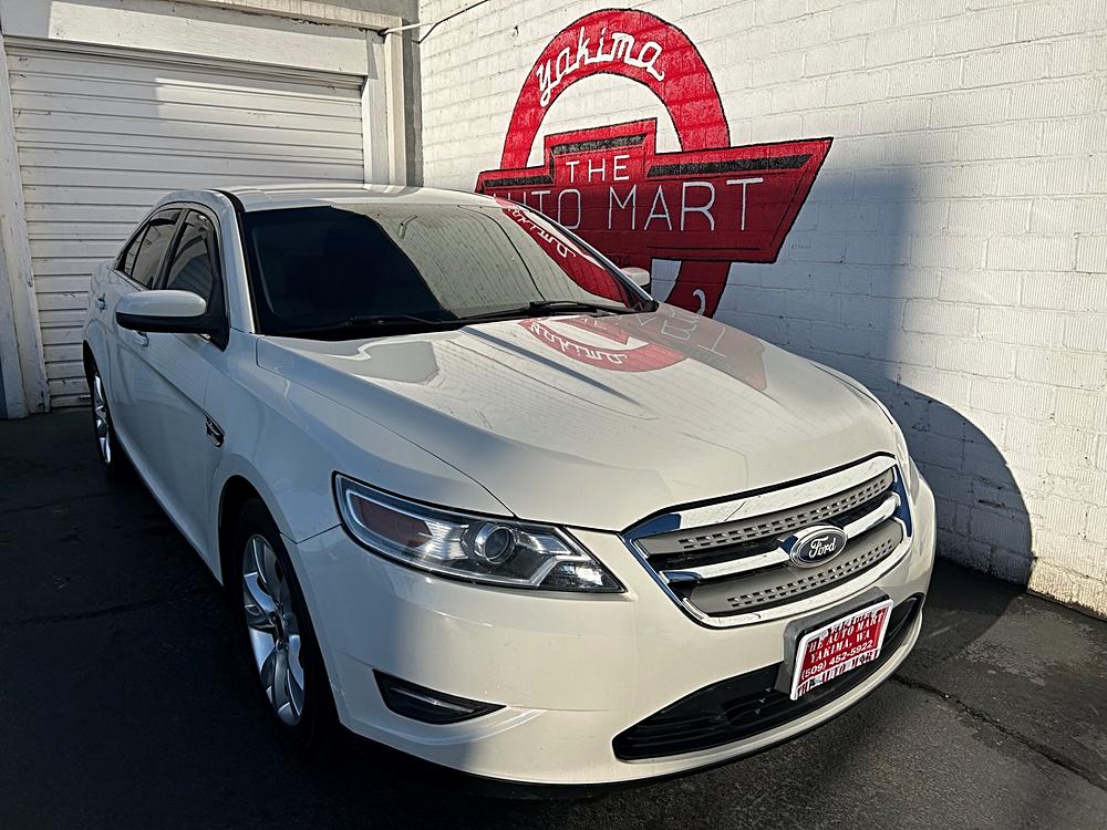 2011 Ford Taurus SEL's photo