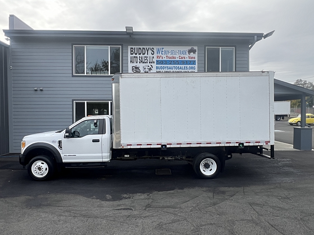 2017 Ford F-450 Super Duty Chassis Cab's photo