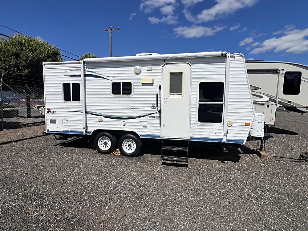 2008 skyline layton 21ft travel trailer rear full bed side sofa bed over head bunk fully self containted super clean onside and out