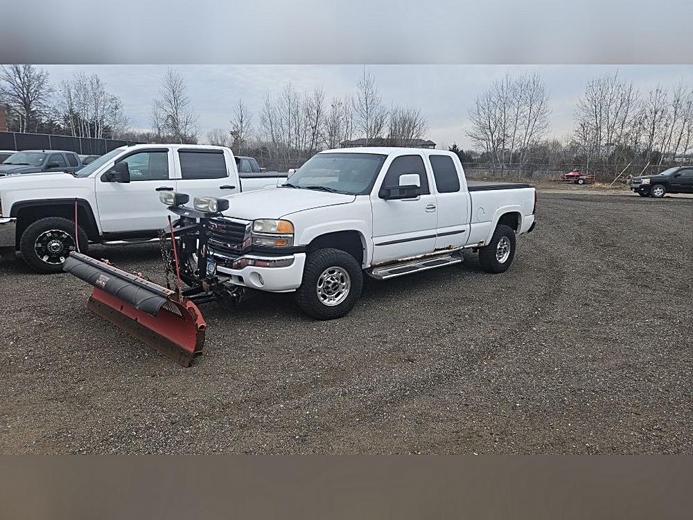 2005 GMC Sierra 2500HD's photo