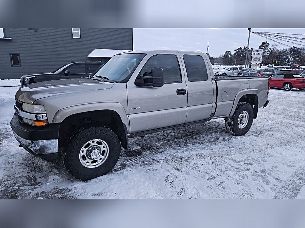 2001 Chevrolet Silverado LS's photo