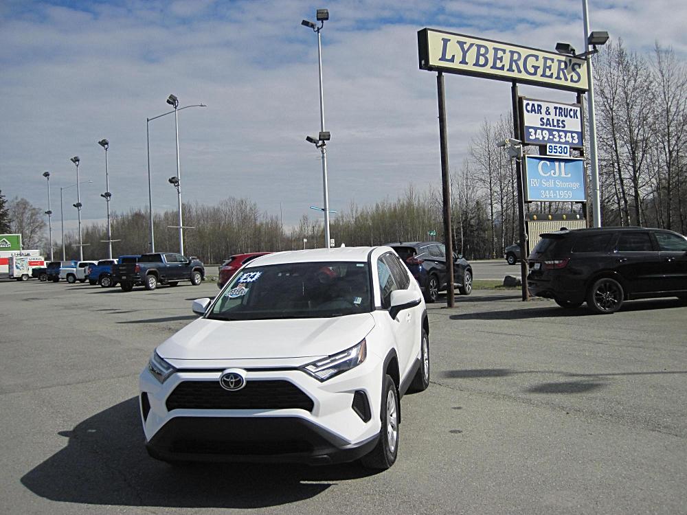 2024 Toyota RAV4 LE AWD's photo