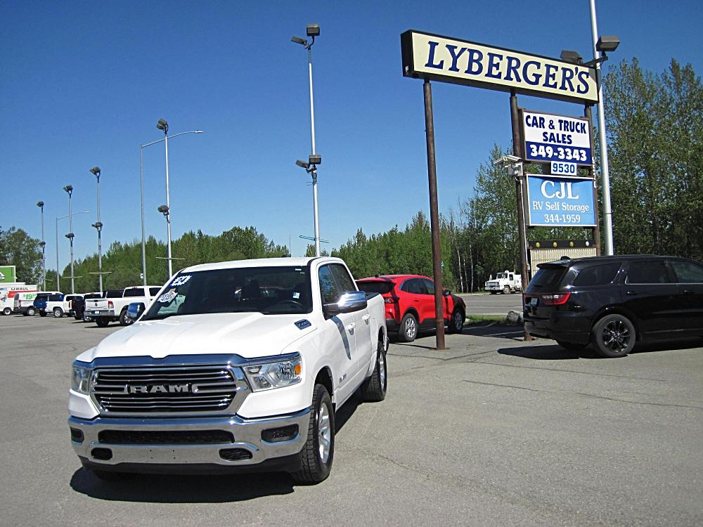 2024 RAM 1500 Laramie 4x4 Crew Cab 5'7's photo