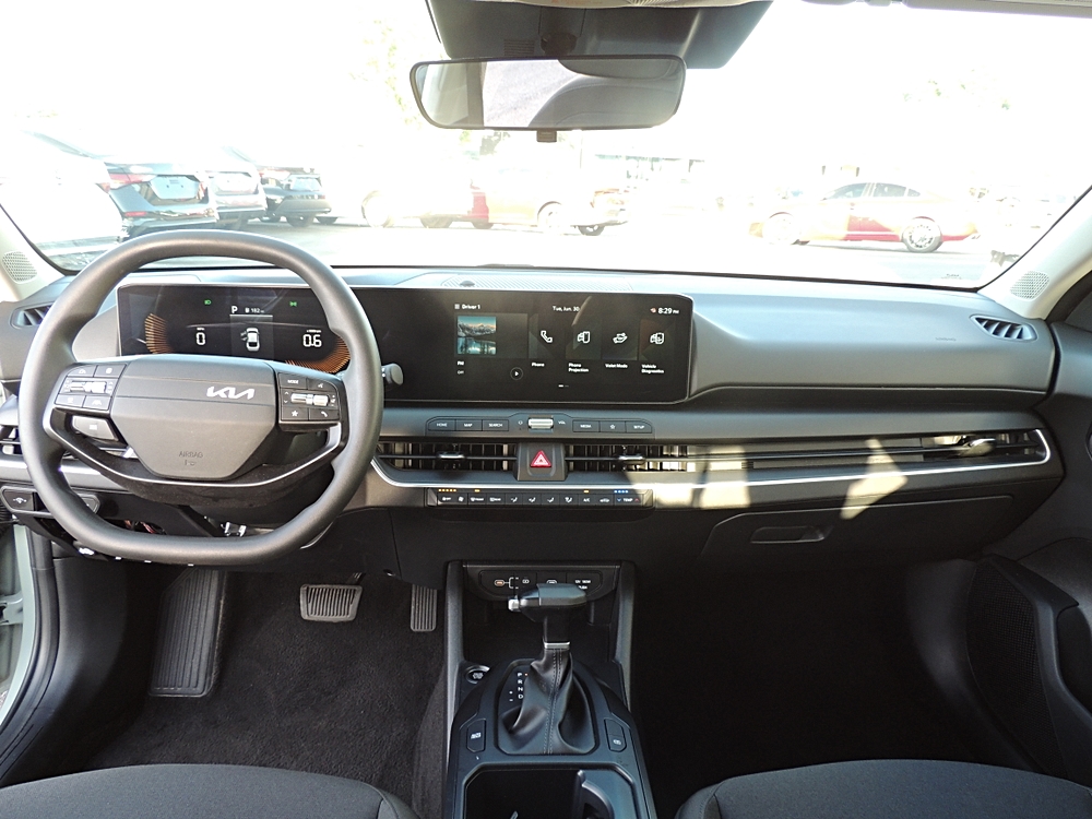 2026 Kia K4 LXS - Photo 13
