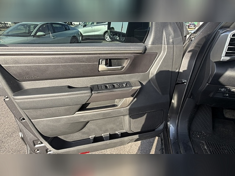 2025 Toyota Tundra SR5 - Photo 23