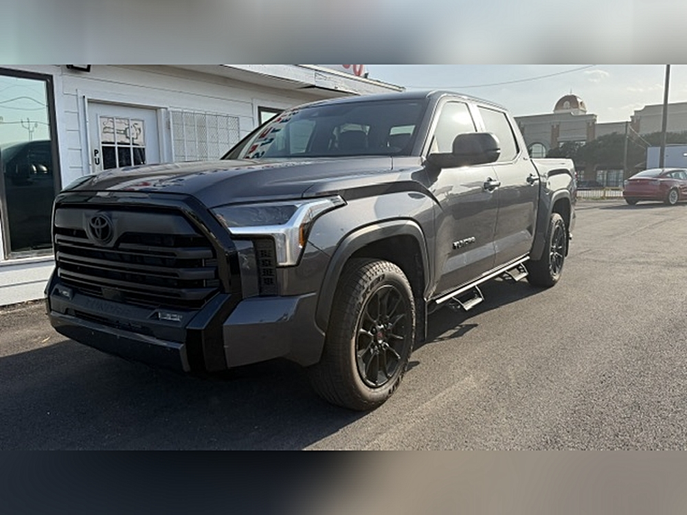 2025 Toyota Tundra SR5 - Photo 6