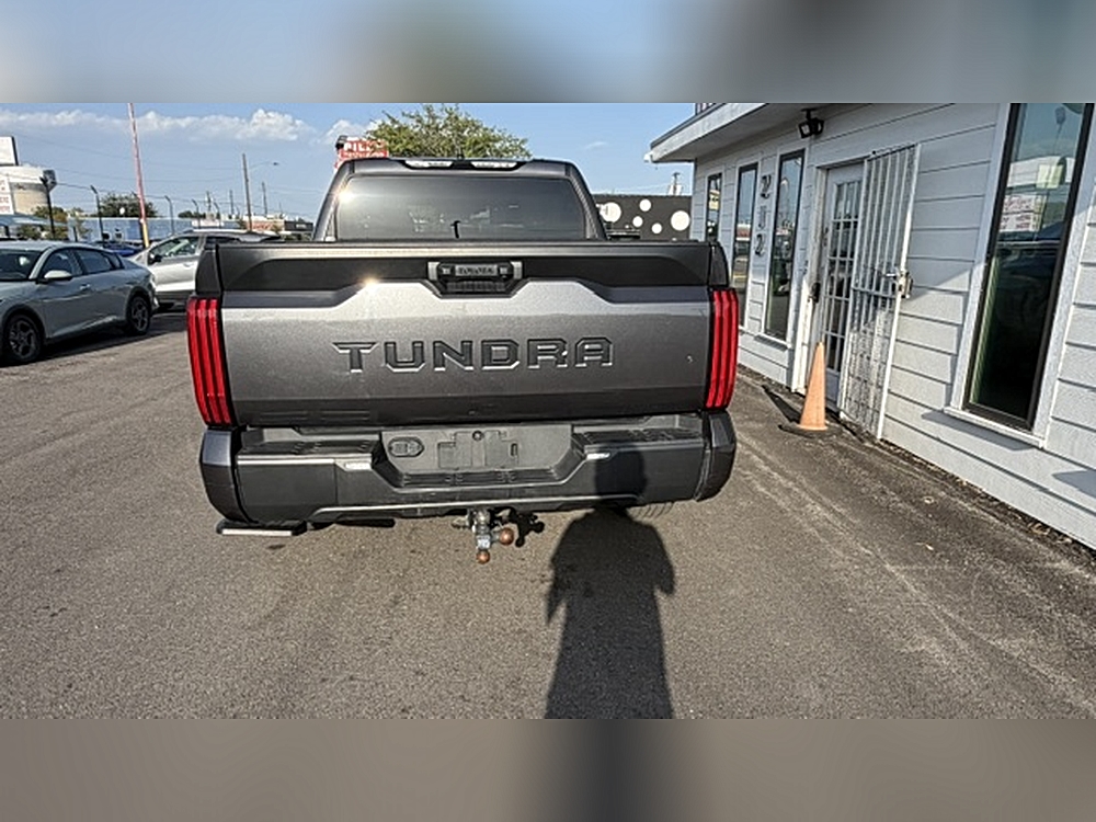 2025 Toyota Tundra SR5 - Photo 8