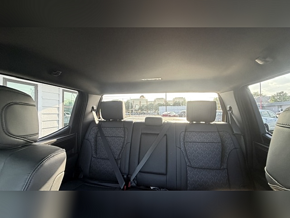 2025 Toyota Tundra SR5 - Photo 18
