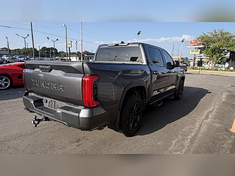 2025 Toyota Tundra SR5 - Photo 25